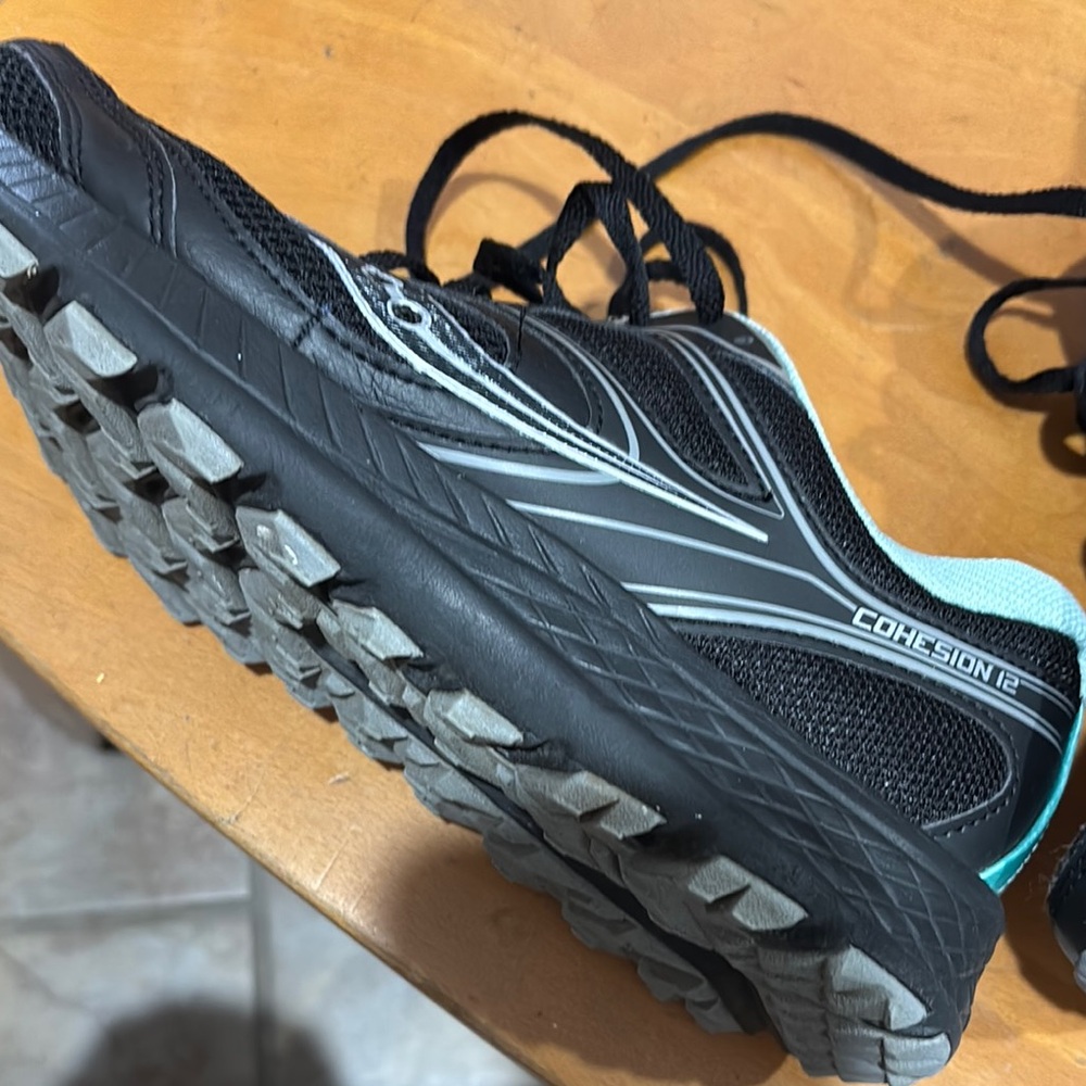 Saucony Black and Light Green Running Shoes - Picture 13 of 15